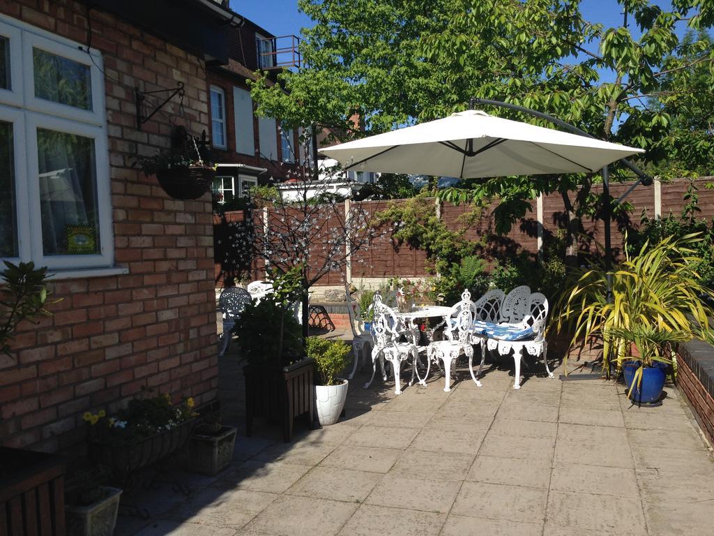 Elmdon Lodge Birmingham Exterior photo