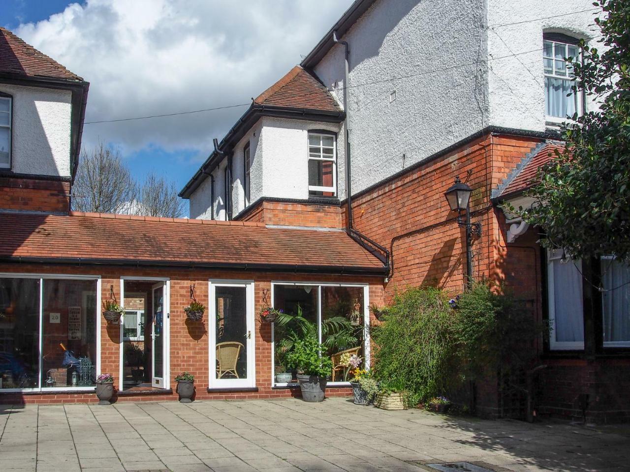 Elmdon Lodge Birmingham Exterior photo